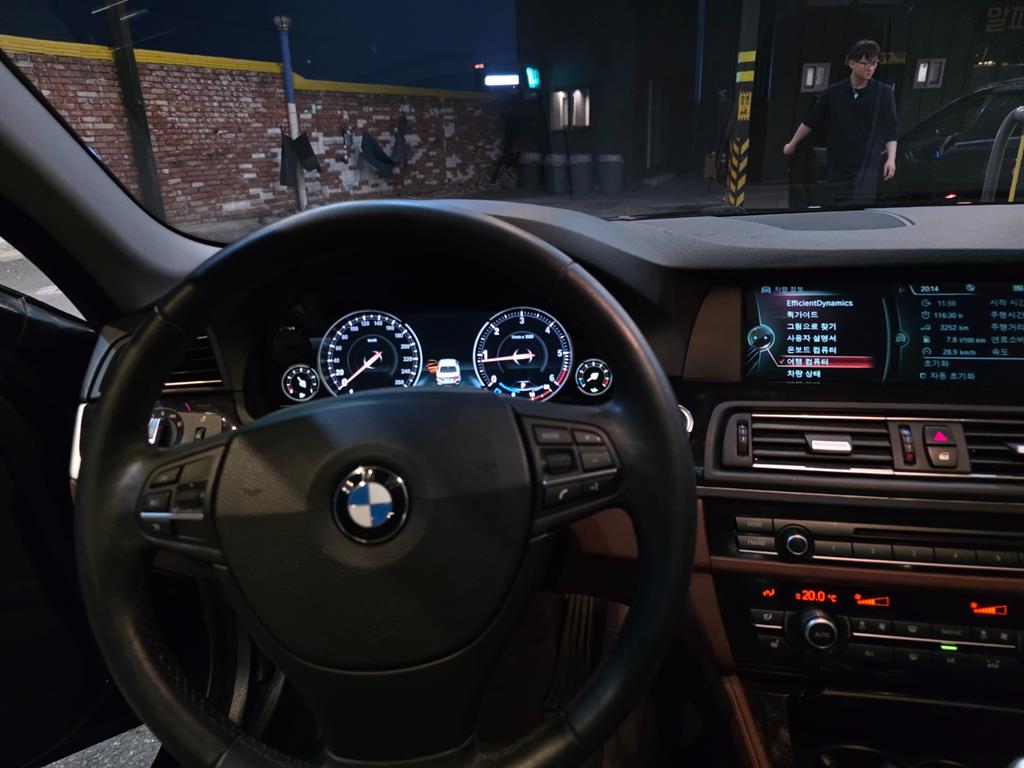 BMW 5 Series - Vista 8