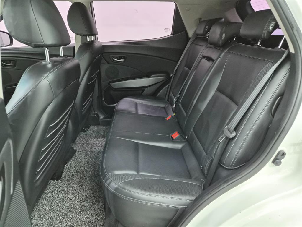 Ssangyong Tivoli - Vista 7