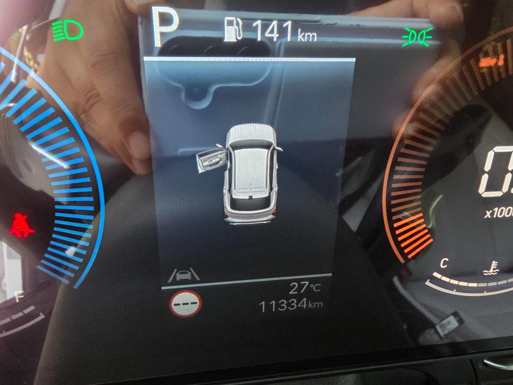 HYUNDAI Kona - Vista 12