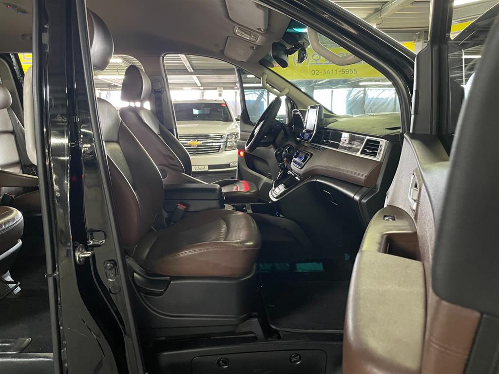 HYUNDAI Starex - Vista 9