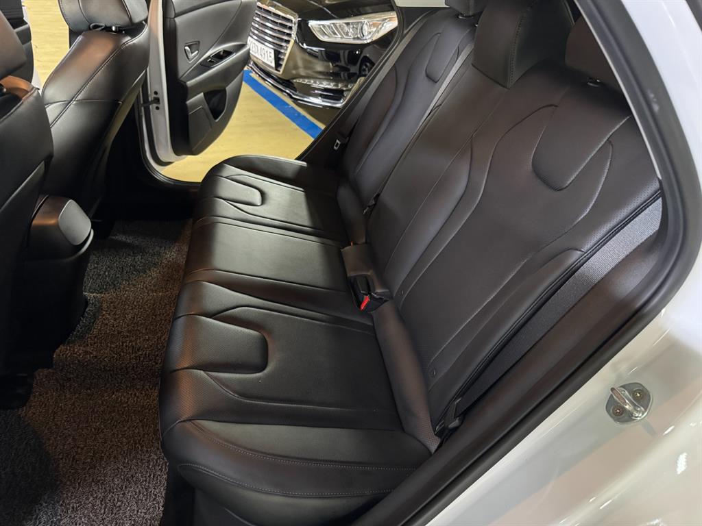 HYUNDAI Avante - Vista 11