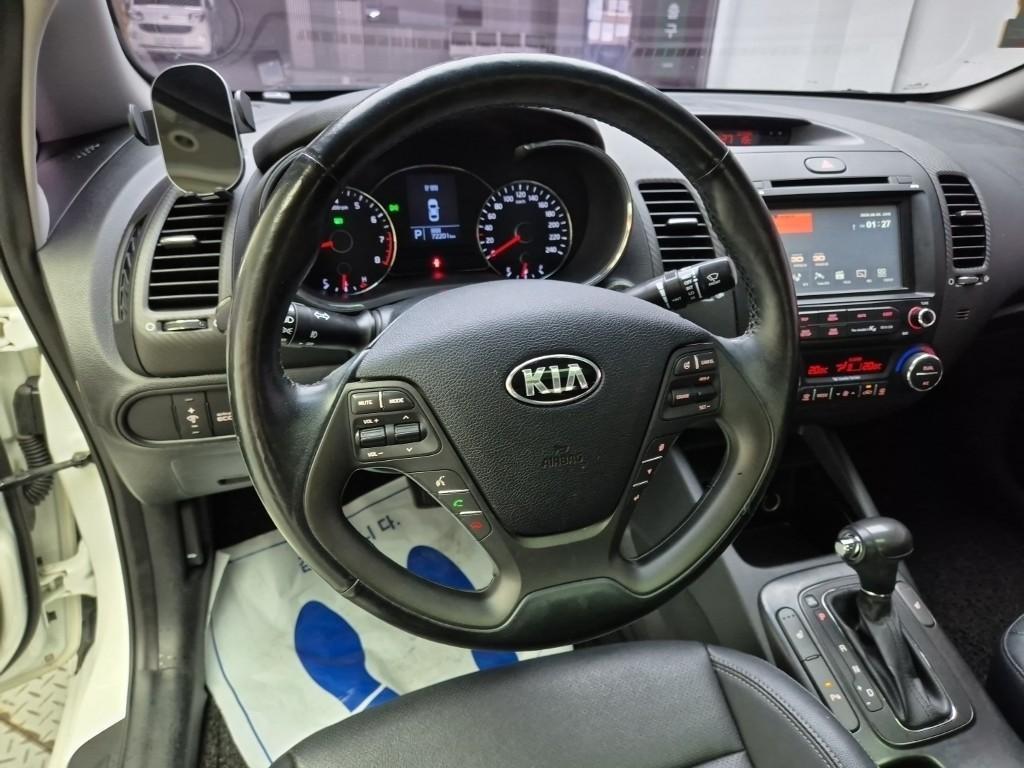 KIA K3 - Vista 8