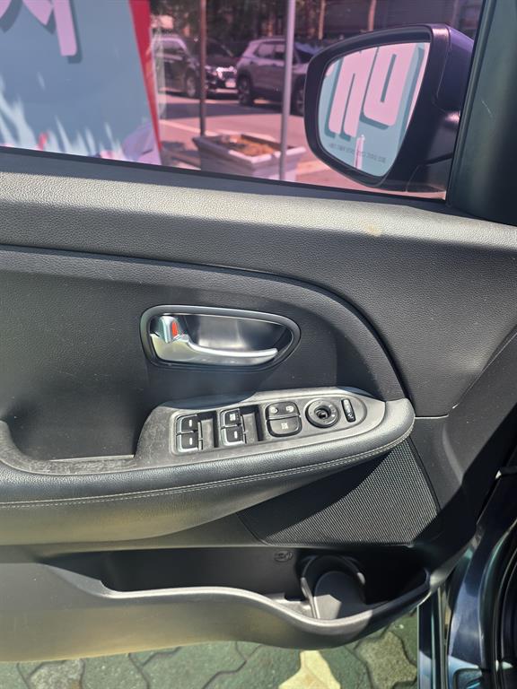 KIA Carens 2016 Azul - Importación desde Corea - HF Imports Iquique - Foto 15