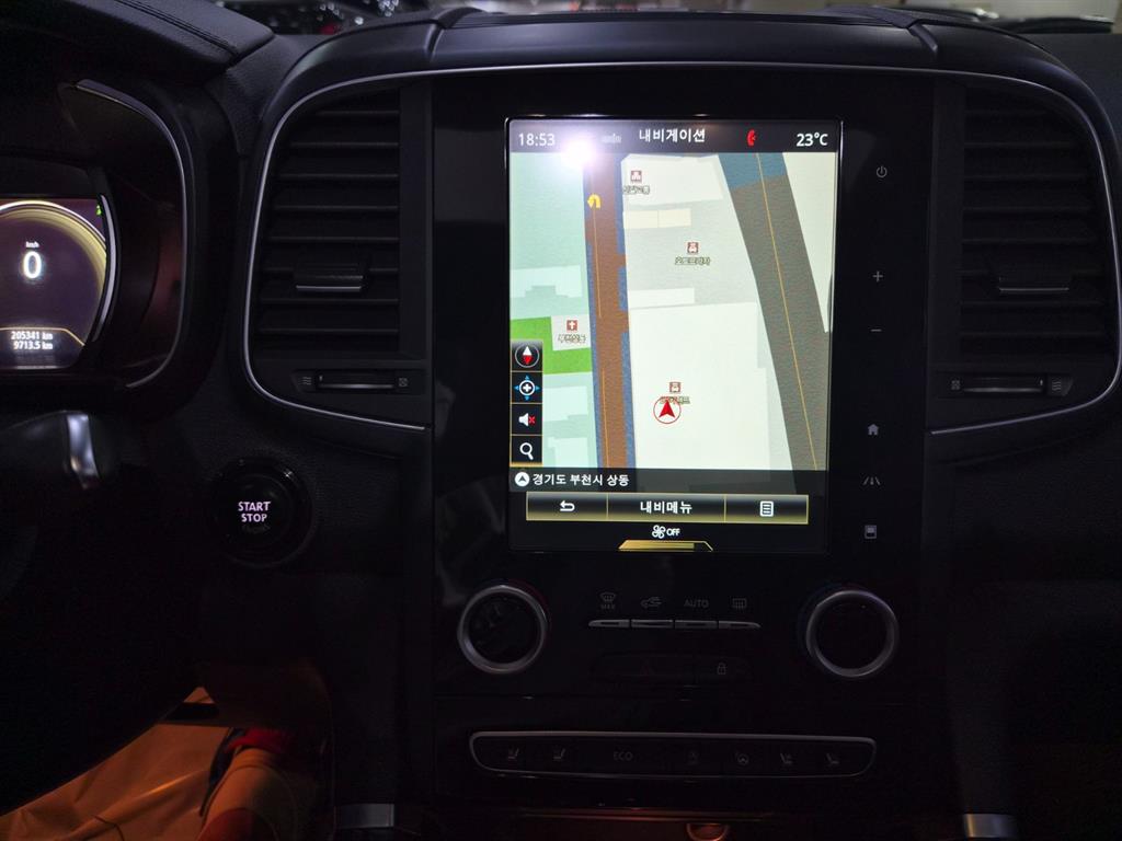 SAMSUNG QM6 - Vista 10