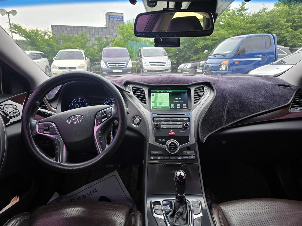 HYUNDAI Grandeur - Vista 6