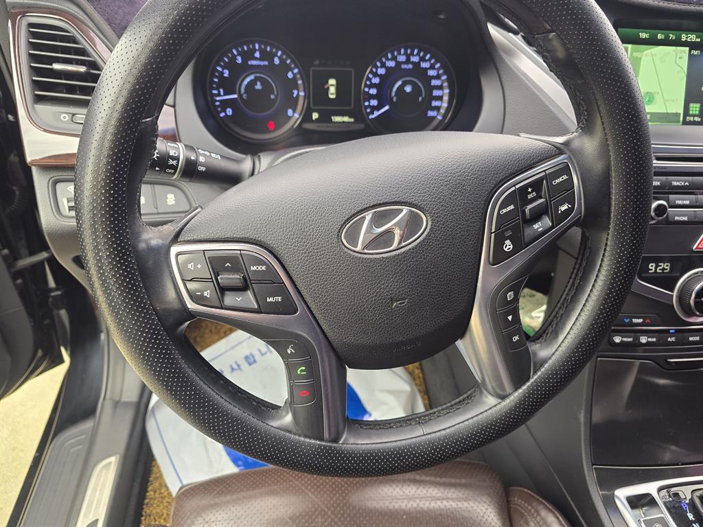 HYUNDAI Grandeur - Vista 9