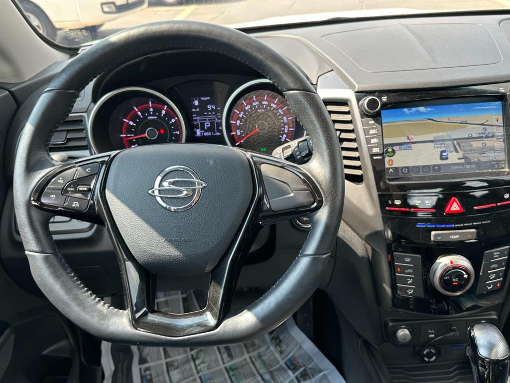 Ssangyong Tivoli - Vista 9