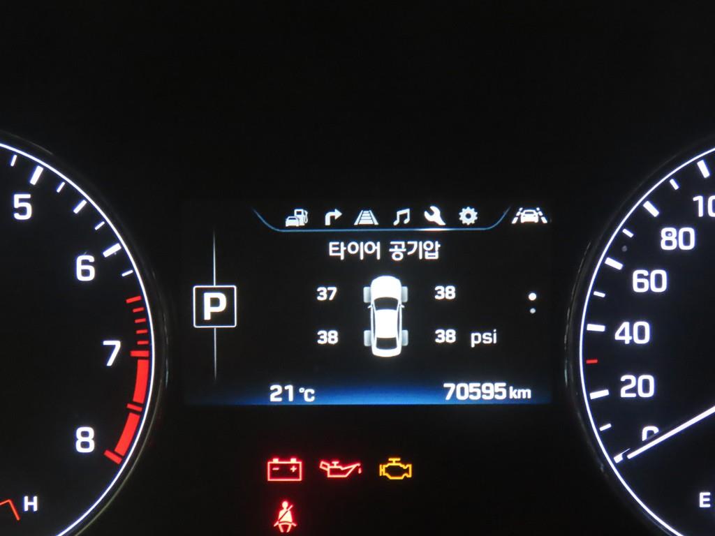 HYUNDAI Genesis - Vista 8