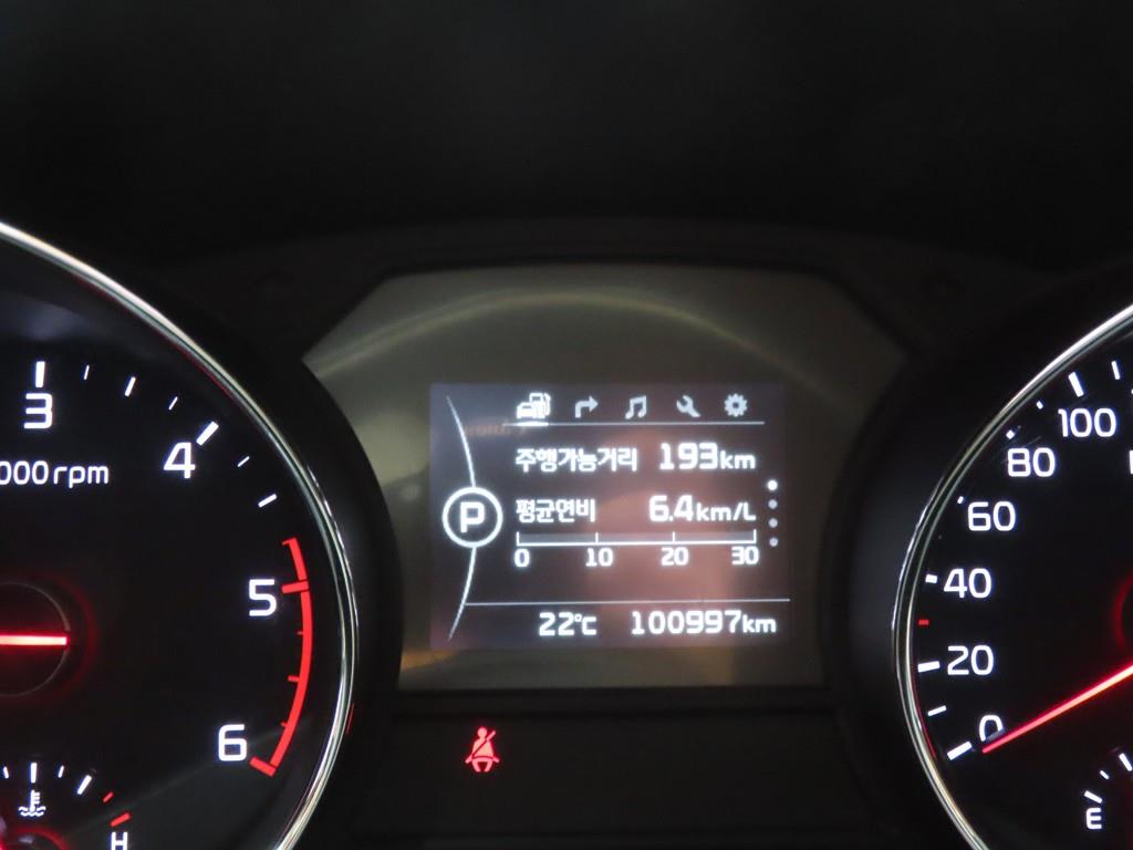 KIA Carnival - Vista 8