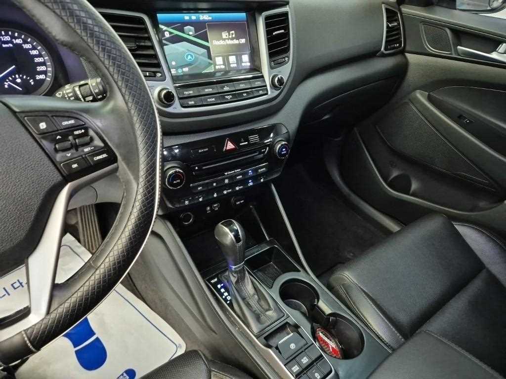 HYUNDAI Tucson - Vista 10