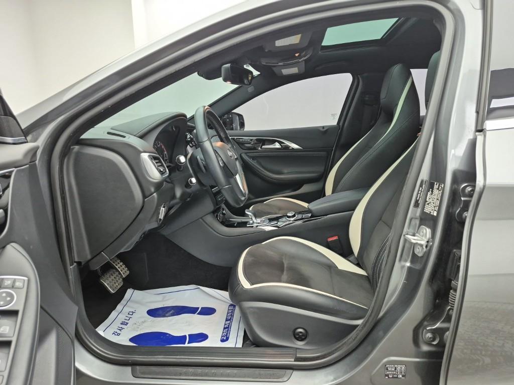 Infiniti Q - Vista 11