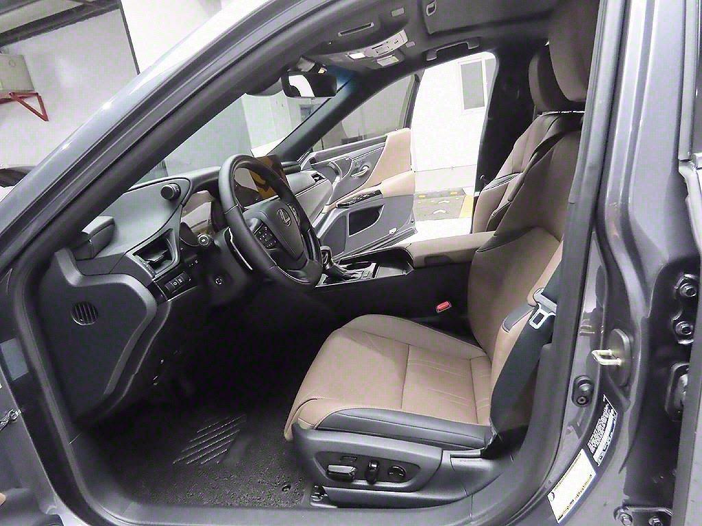 Lexus ES - Vista 5