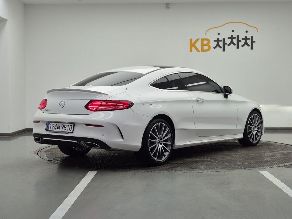Mercedes Benz C Class - Vista 4