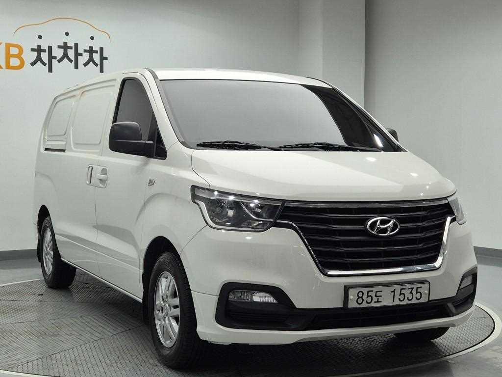 HYUNDAI Starex - Vista 4