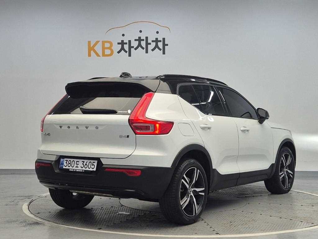 Volvo XC40 - Vista 3