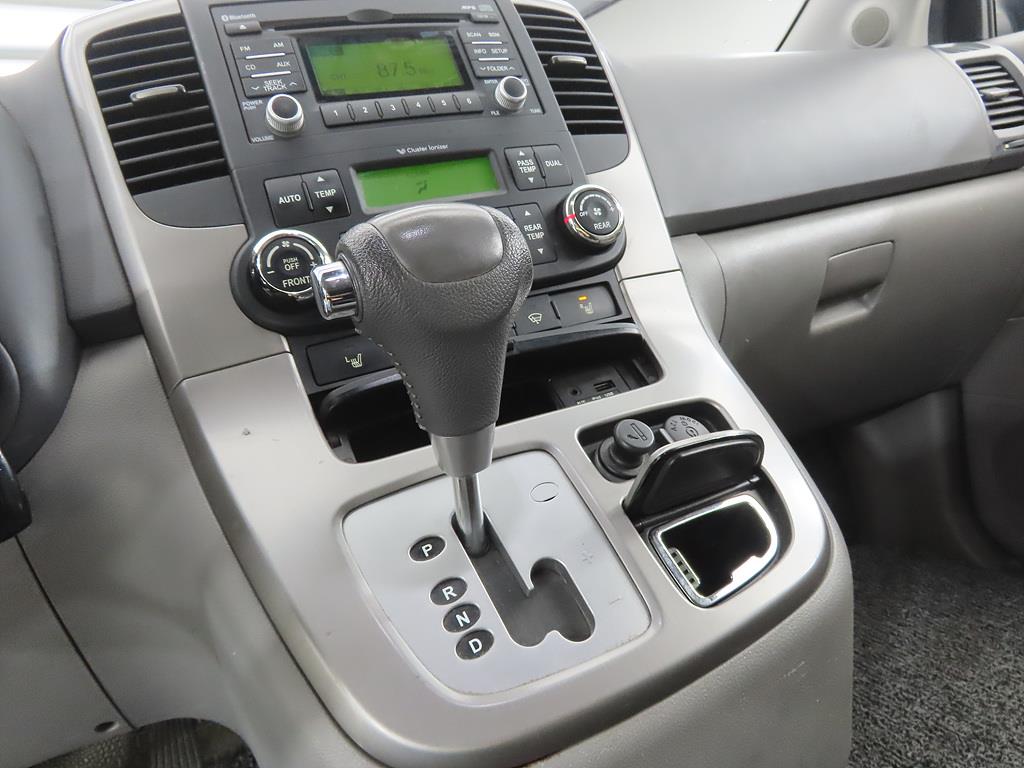 KIA Carnival - Vista 12
