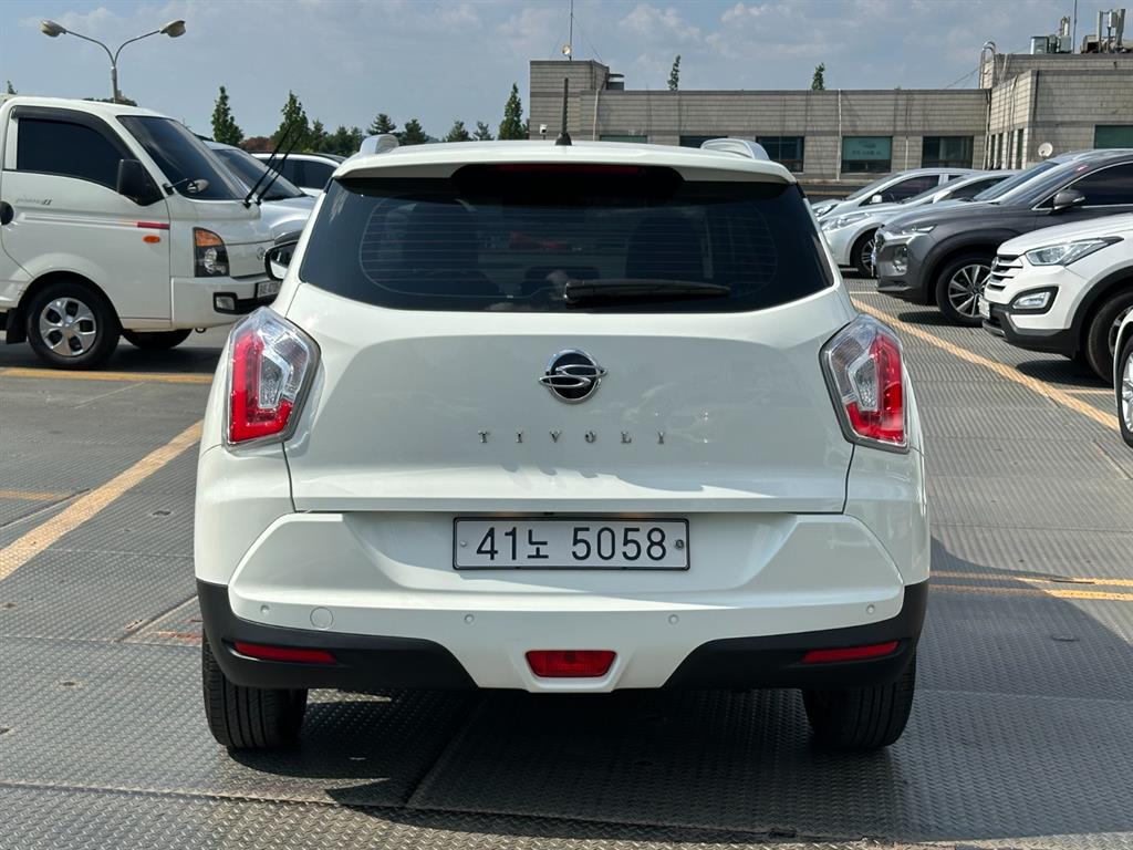 Ssangyong Tivoli - Vista 3