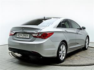HYUNDAI Sonata - Vista 8