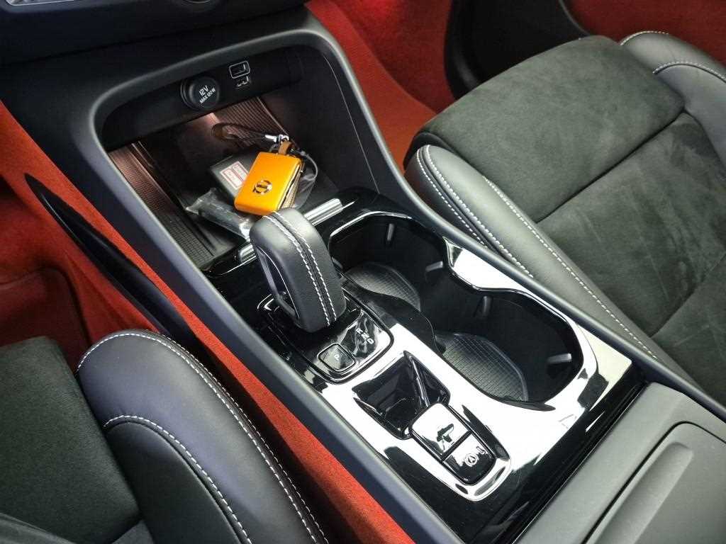 Volvo XC40 - Vista 8
