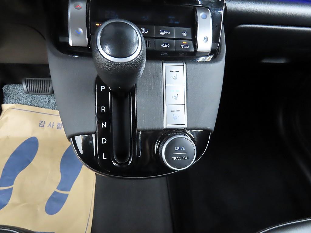 HYUNDAI Casper - Vista 10