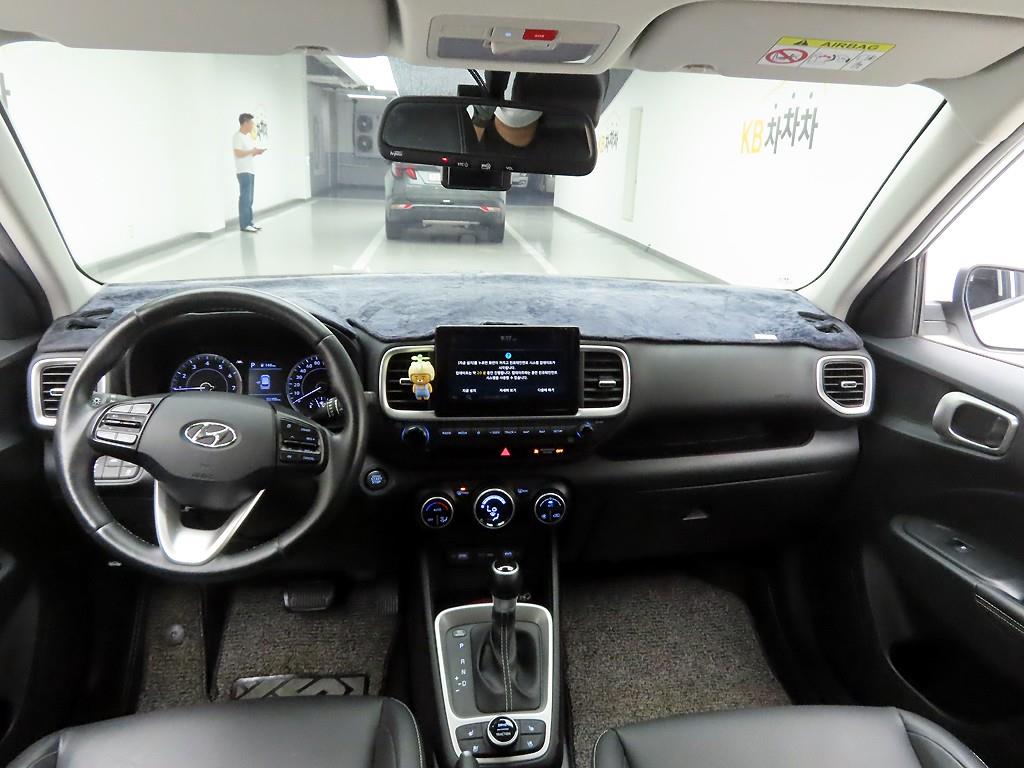 HYUNDAI Venue - Vista 6