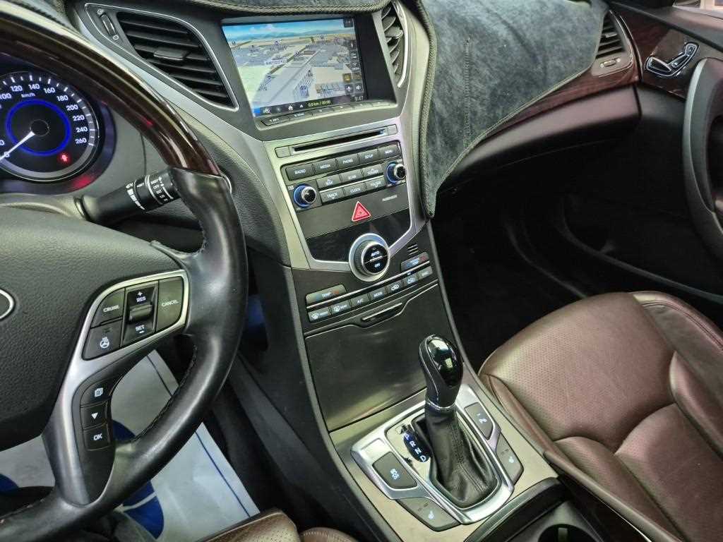 HYUNDAI Grandeur - Vista 10