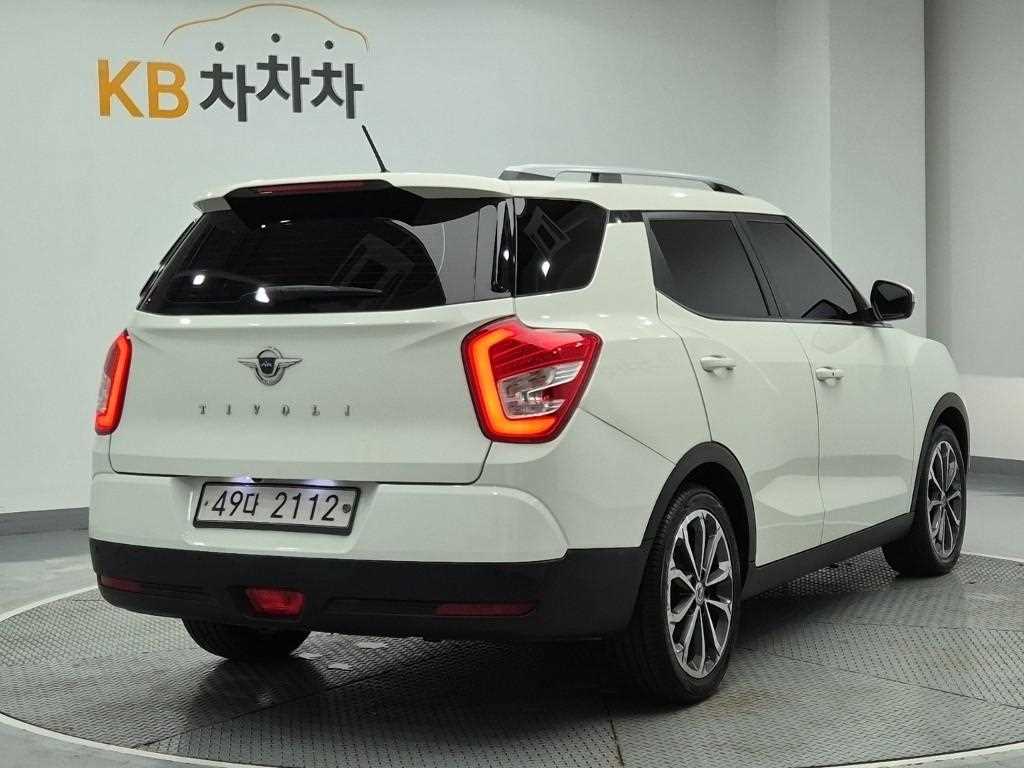 Ssangyong Tivoli - Vista 3