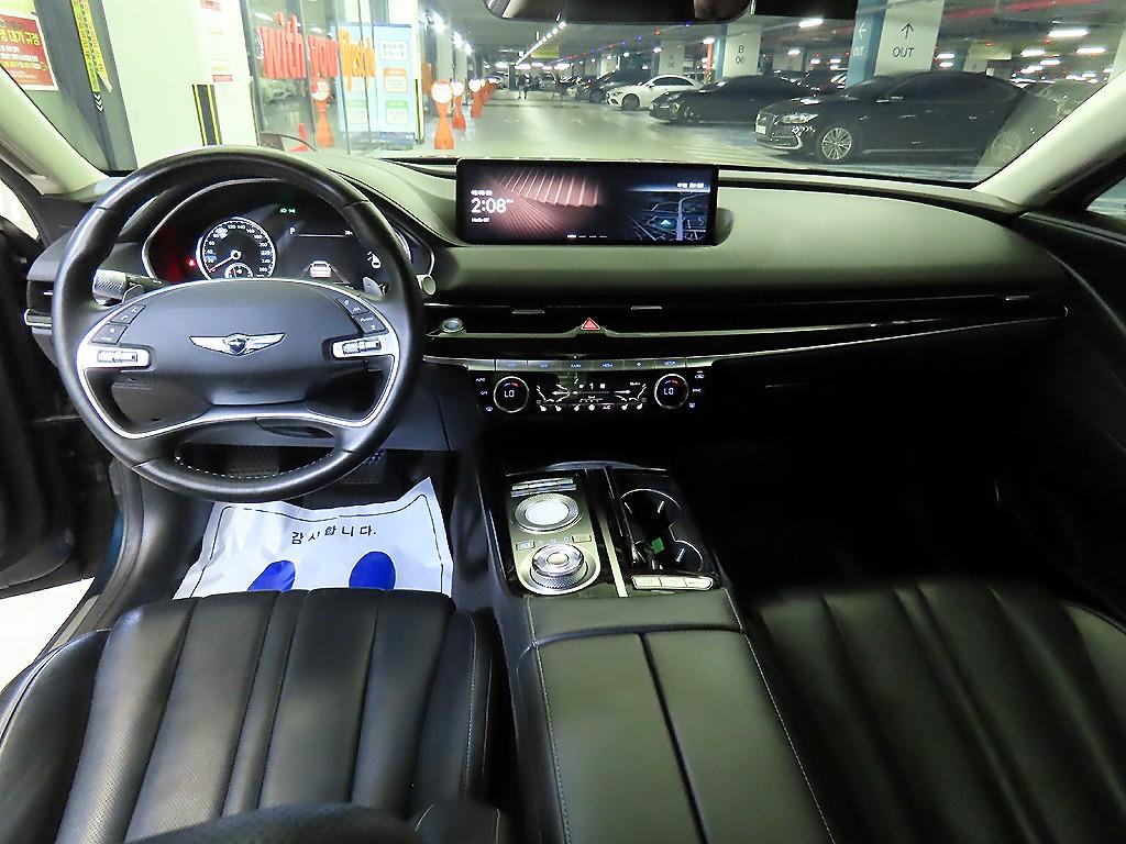 Genesis G80 - Vista 10