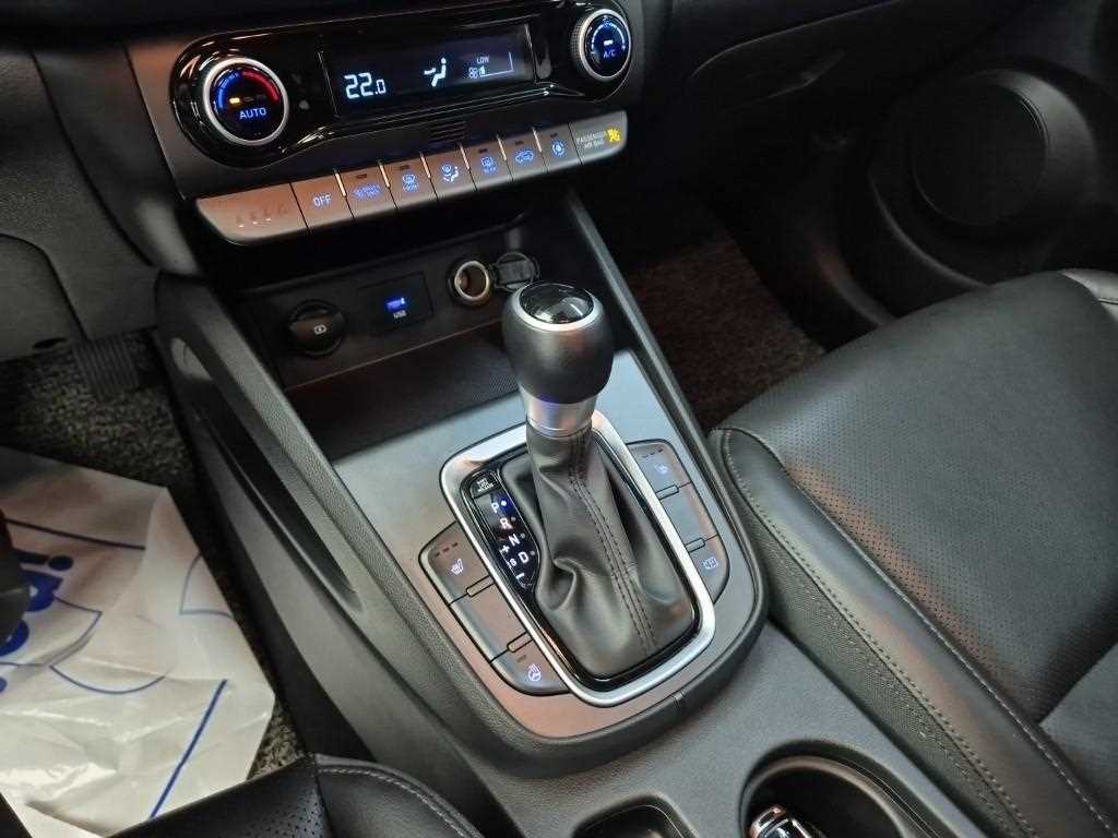 HYUNDAI Kona - Vista 8