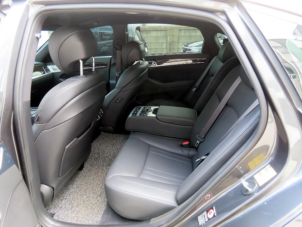 Genesis G80 - Vista 6