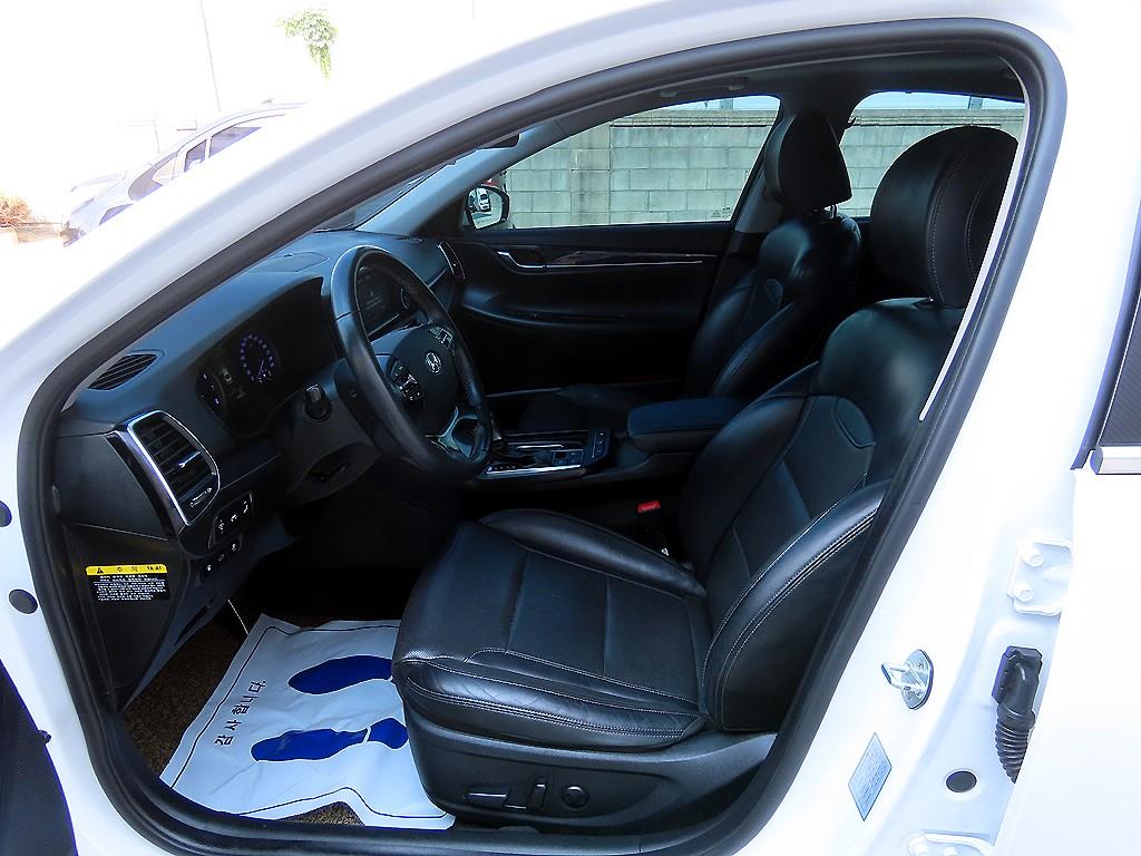 HYUNDAI Grandeur - Vista 5