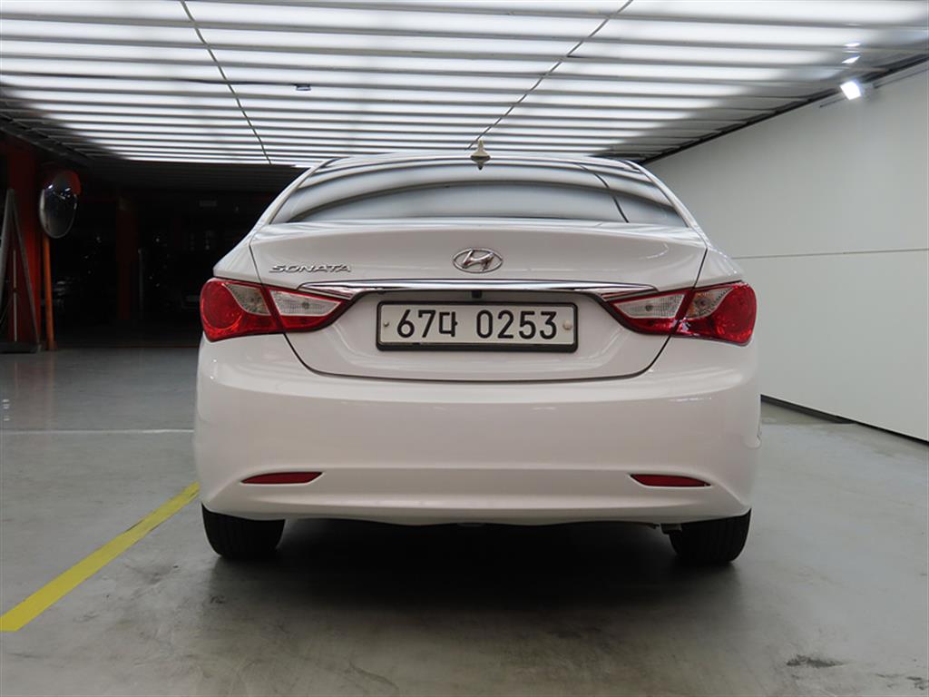 HYUNDAI Sonata - Vista 3