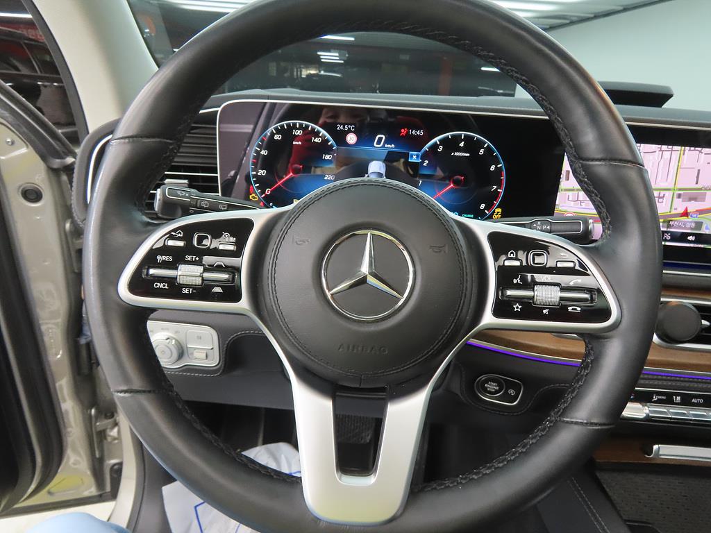 Mercedes Benz GLE Class - Vista 8
