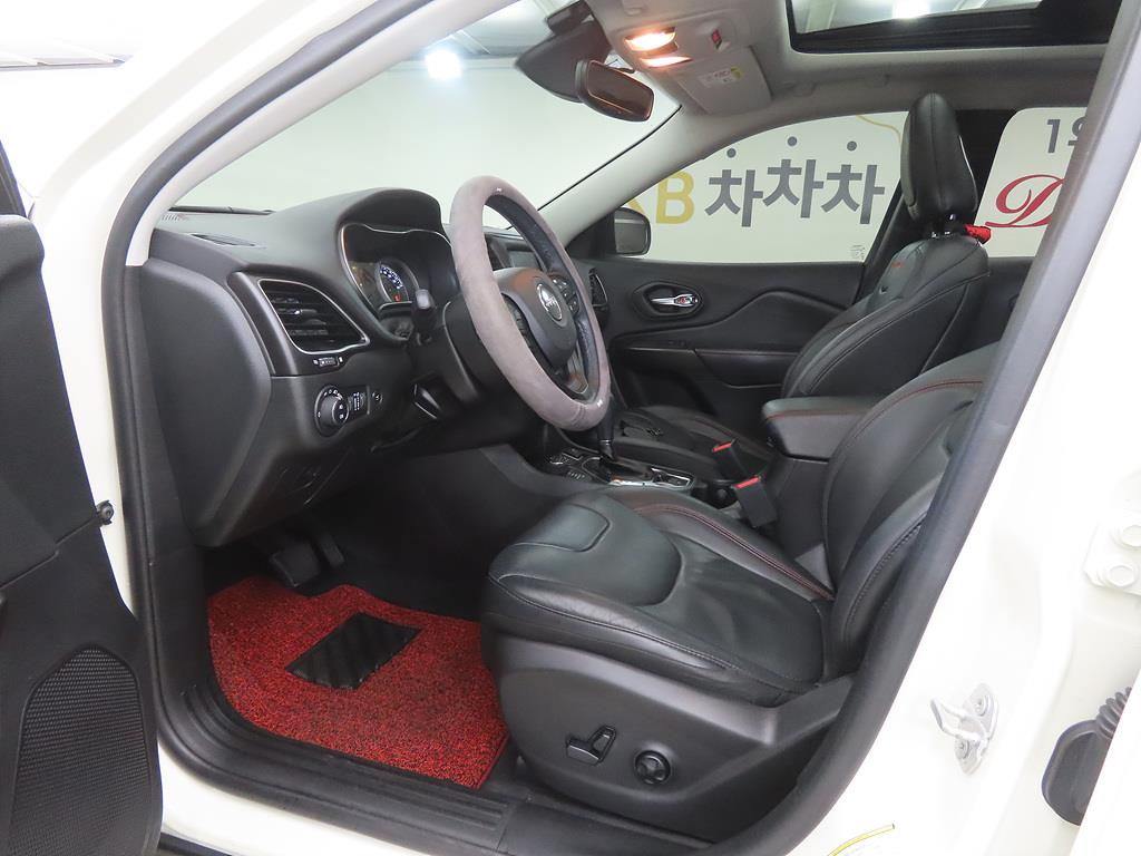 Jeep Cherokee - Vista 5
