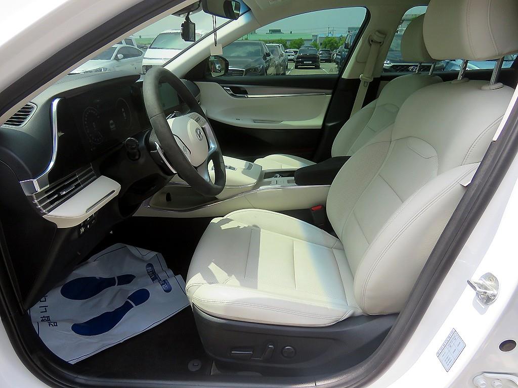 HYUNDAI Grandeur - Vista 6