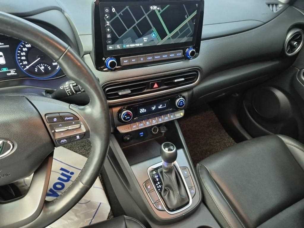 HYUNDAI Kona - Vista 10