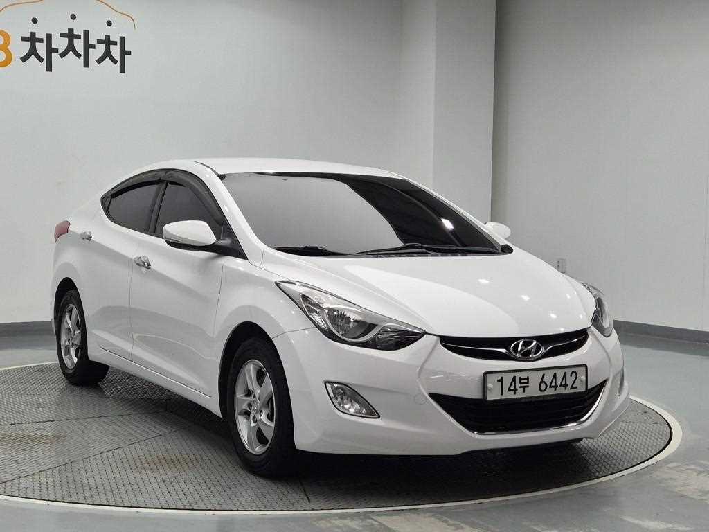 HYUNDAI Avante - Vista 4