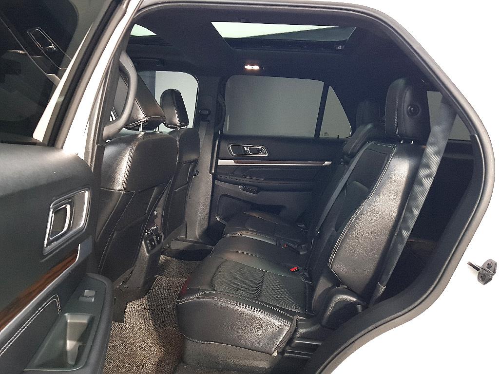 Ford Explorer - Vista 9