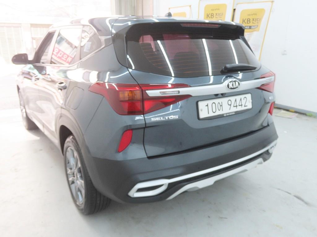 KIA Seltos - Vista 4