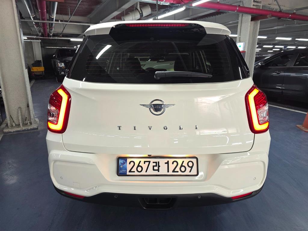 Ssangyong Tivoli - Vista 4