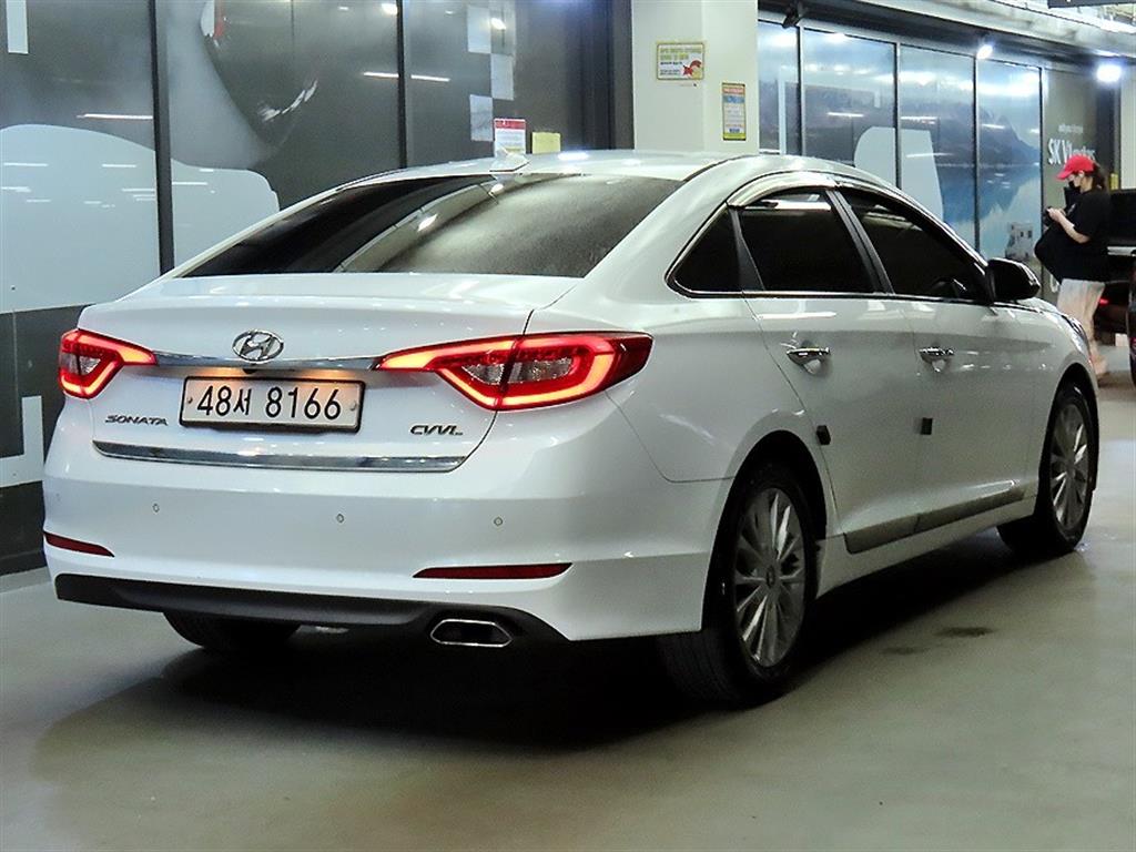 HYUNDAI Sonata - Vista 4