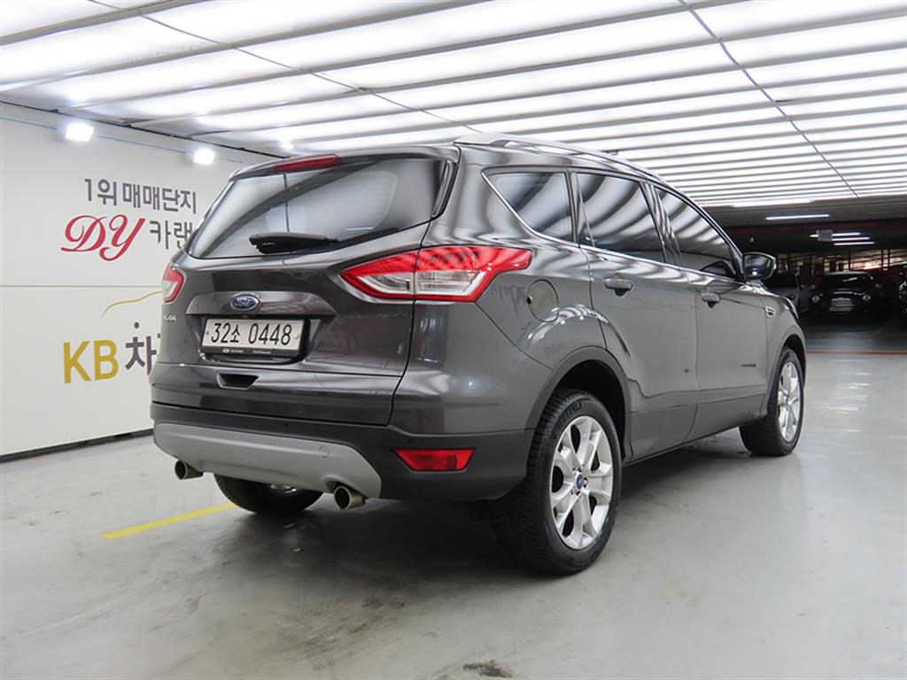 Ford Kuga - Vista 4