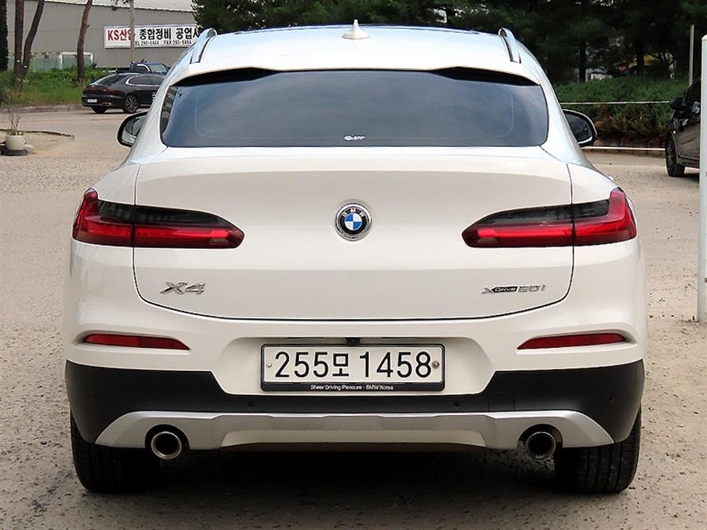 BMW X4 - Vista 4