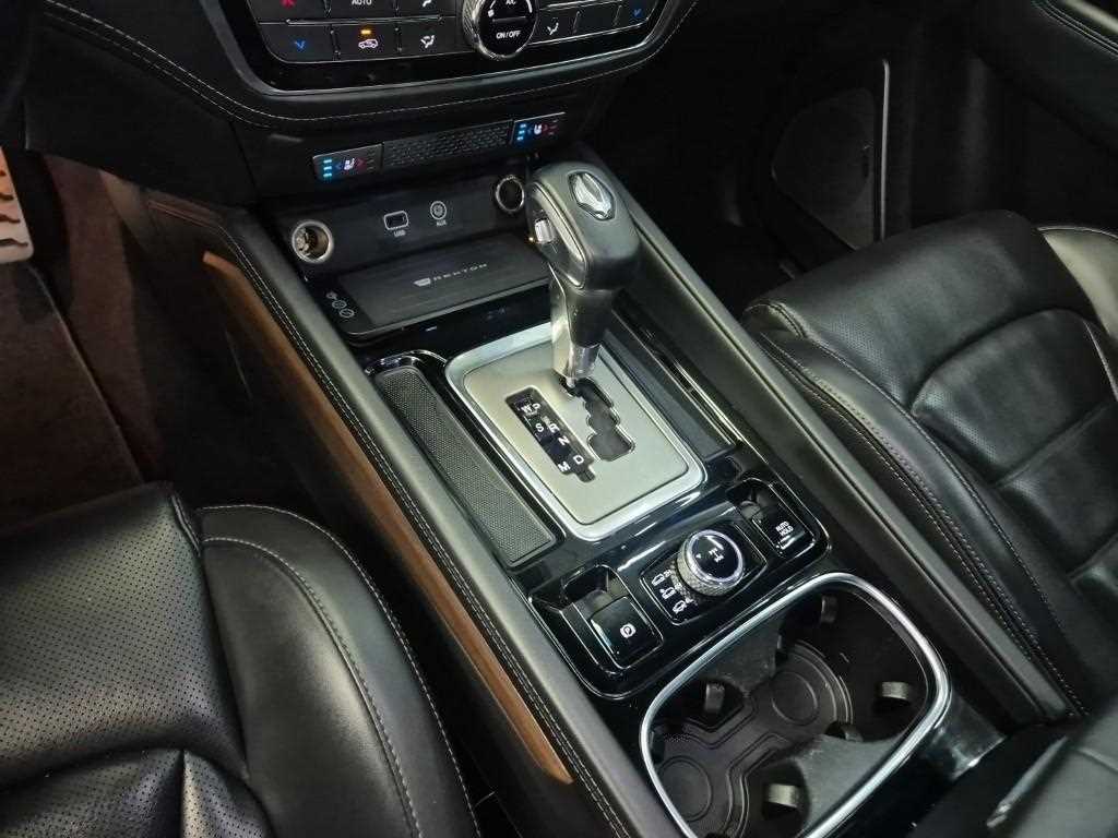 Ssangyong Rexton - Vista 8