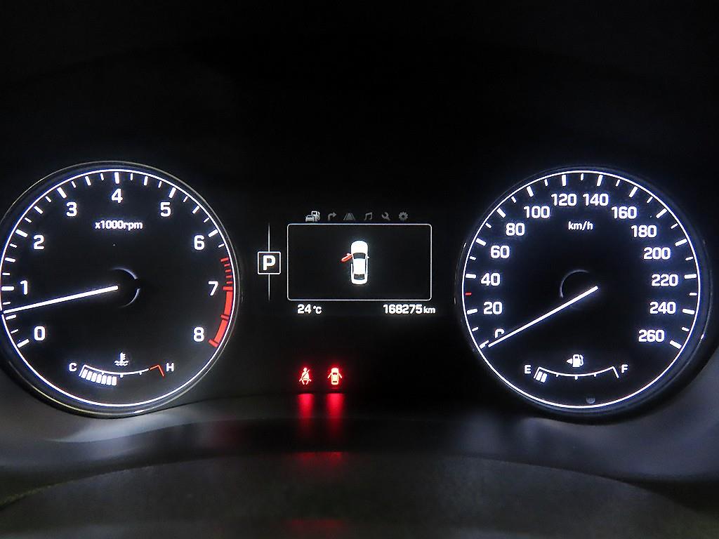 HYUNDAI Genesis - Vista 9