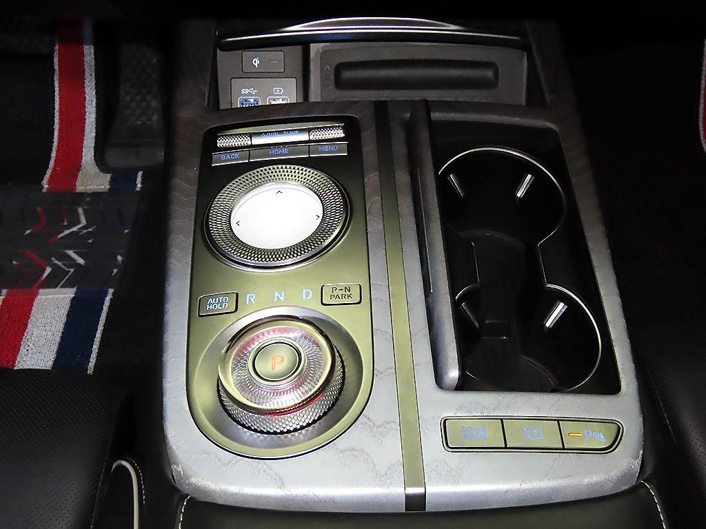 Genesis G80 - Vista 12
