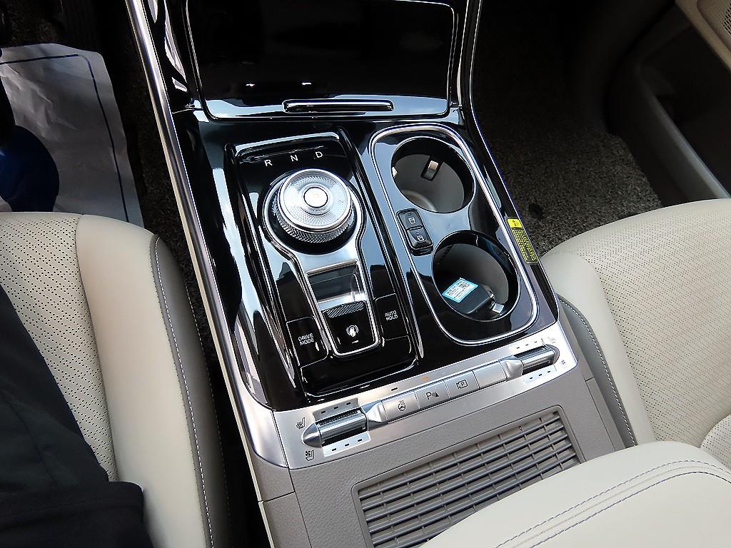 KIA Carnival - Vista 11