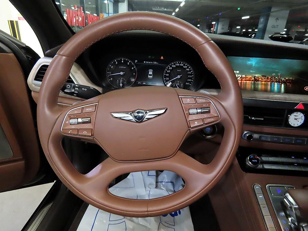 Genesis G90 - Vista 8