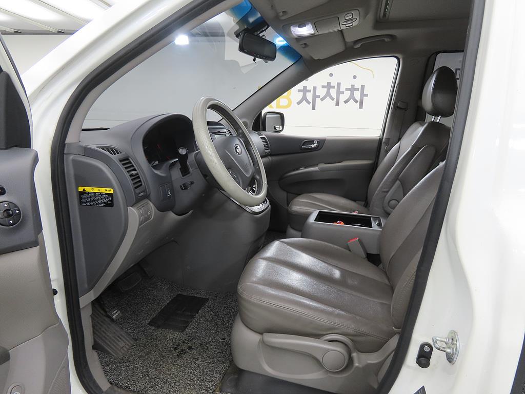 KIA Carnival - Vista 5