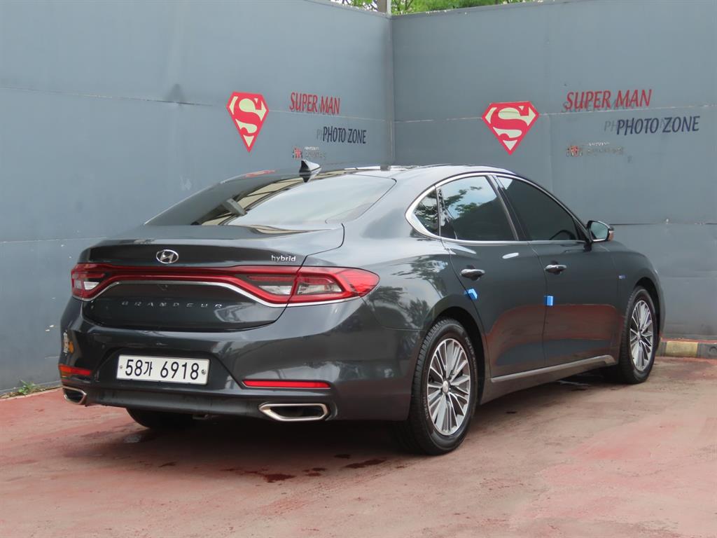 HYUNDAI Grandeur - Vista 5